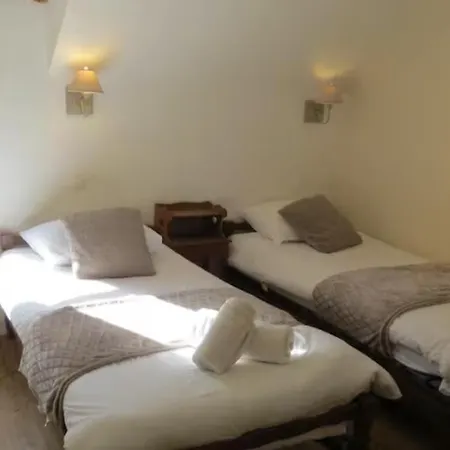 Holiday home Incontournable Avec Sauna Et Piscine Dans Un Petit Paradis Du Barbant Wallon